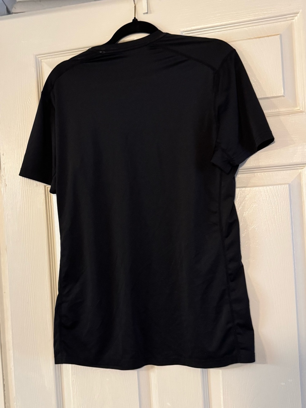 Men’s Nike Black Short-Sleeve Dri-FIT Performance Tee - Picture 2 of 3